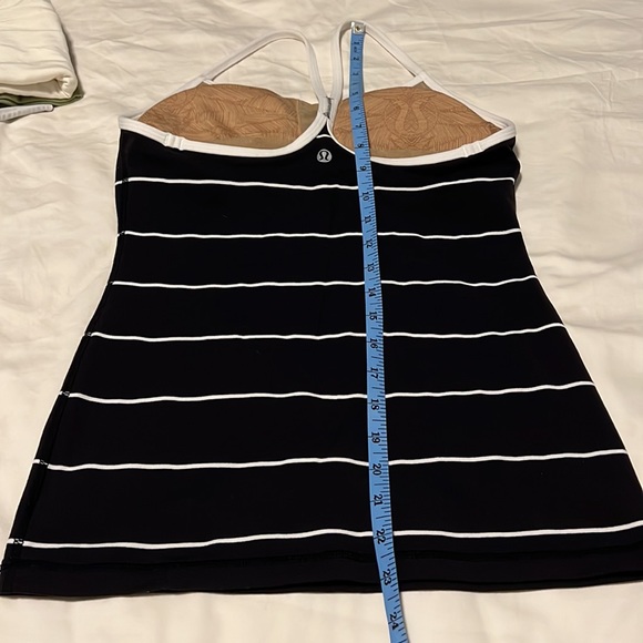 Lululemon power tank top, size 06 - Picture 7 of 7